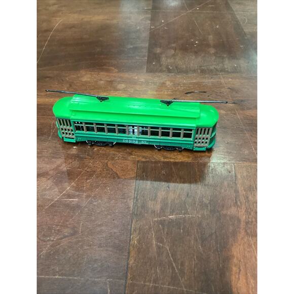 2 Classic Street Cars - Desire Trolley & San Francisco Cable Car - Picture 4 of 15